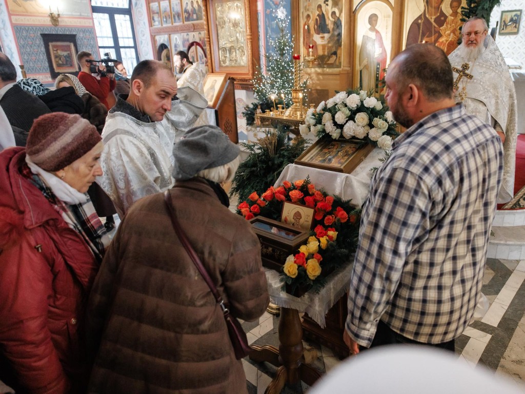 Башмачок святого Спиридона Тримифунтского передали в Дубну на вечное поклонение