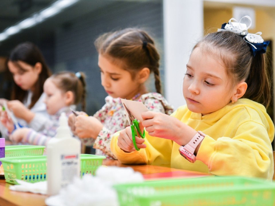 Посетить творческий мастер-класс и посмотреть кино в парке могут жители Химок на этой неделе