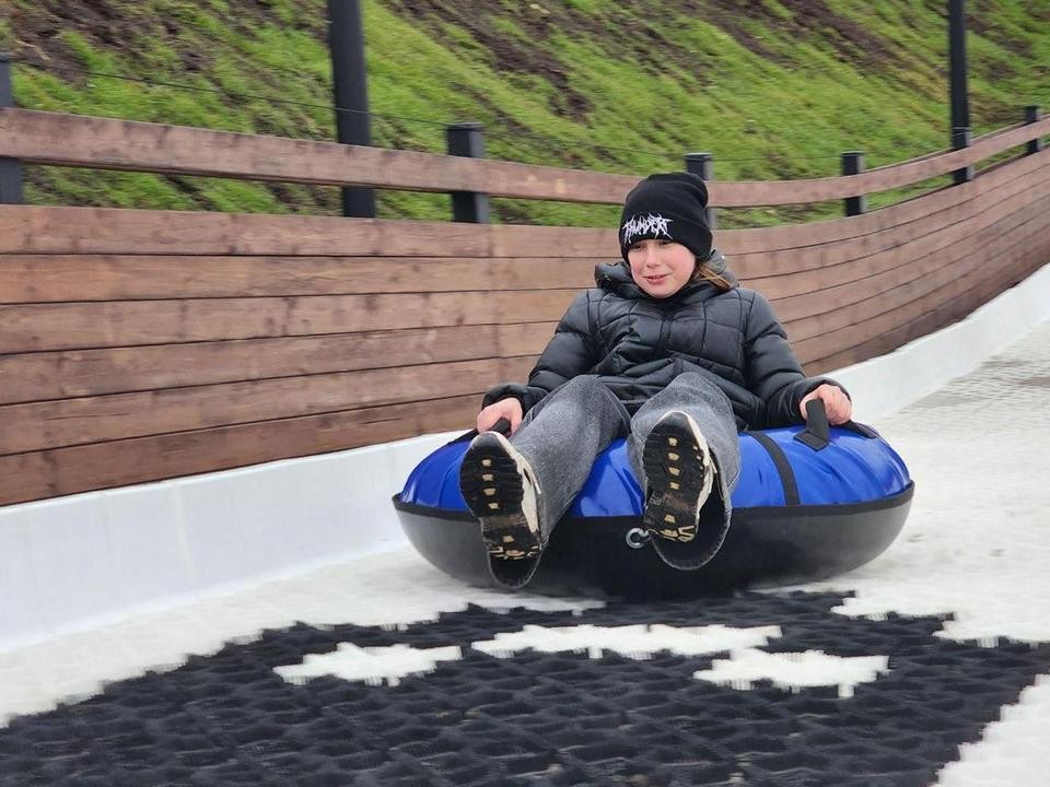 В Луховицах заработала всесезонная тюбинговая горка