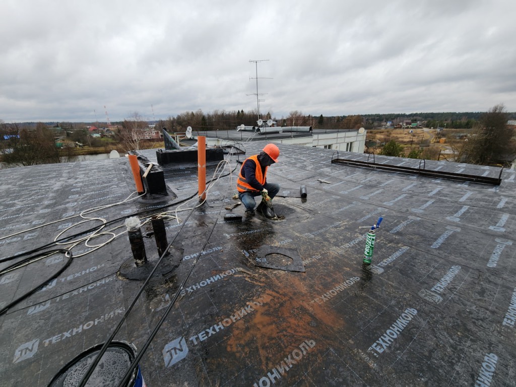 В Рузе и Тучкове отремонтировали кровли многоквартирных домов