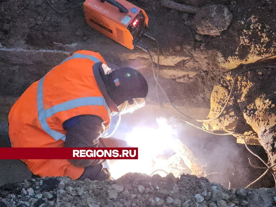 На улице Бабакина завершили ремонт теплосетей и восстановили подачу горячей воды в дома