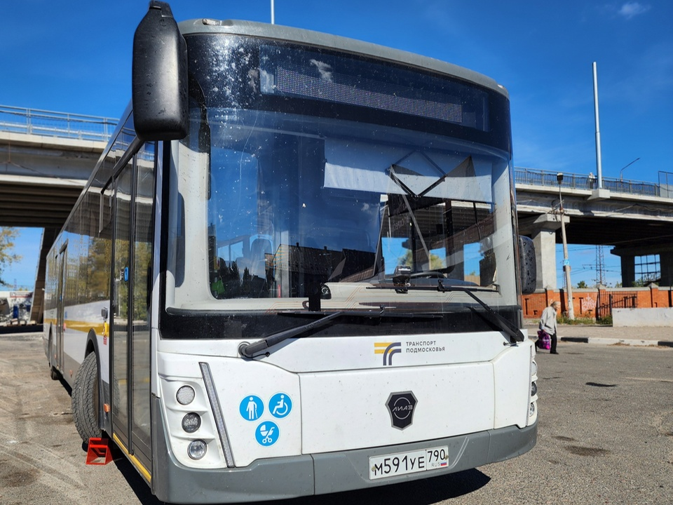 В Бронницах на маршруты вышли два новых больших автобуса ЛиАЗ