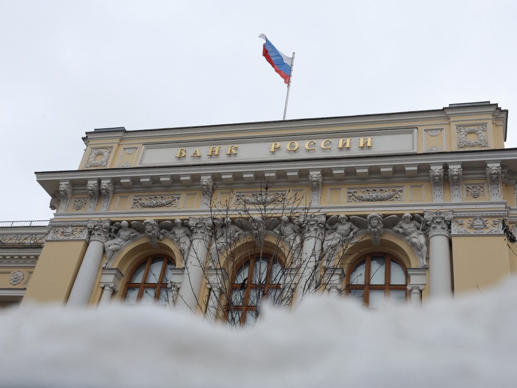 Крупные банки обязали вносить данные мошенников в базы в два раза быстрее