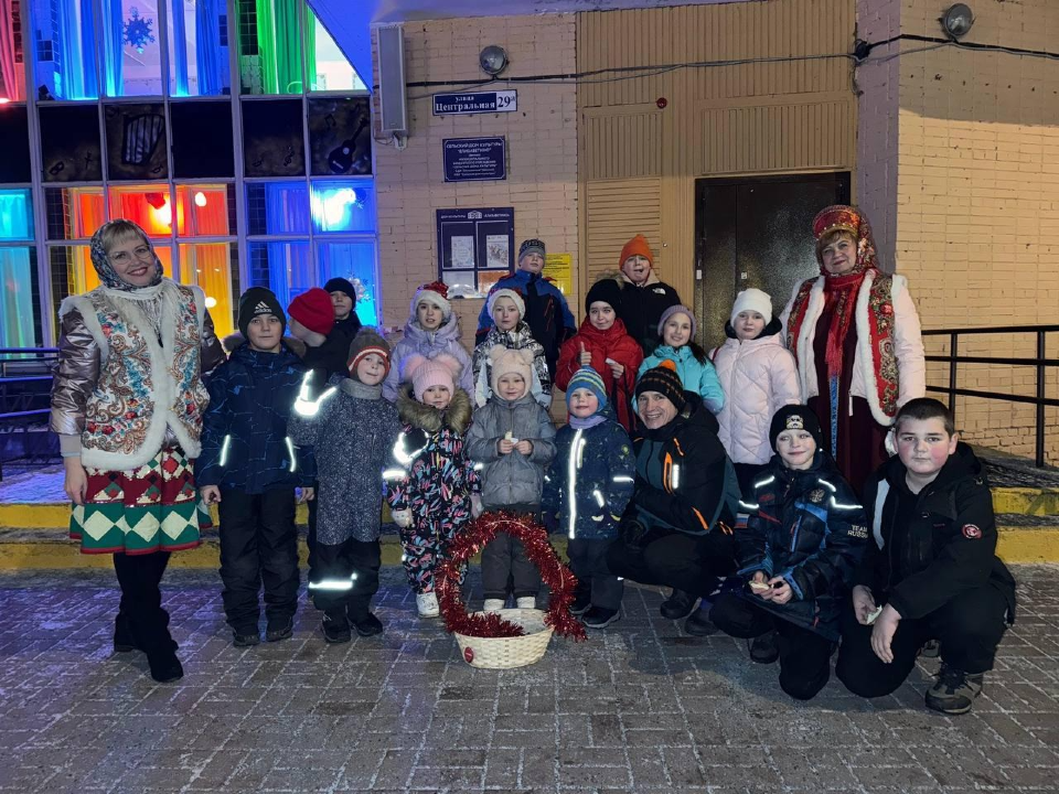 В поселке Елизаветино состоялись народные гуляния в честь зимних праздников