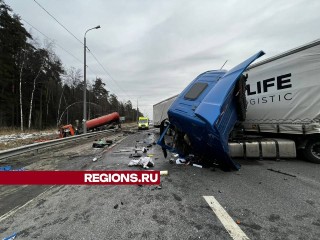 В Орехово-Зуеве водитель «КамАЗа» скончался после столкновения с фурой