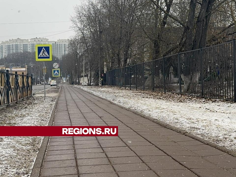 Коммунальщики Солнечногорска убрали снег с улицы Банковская