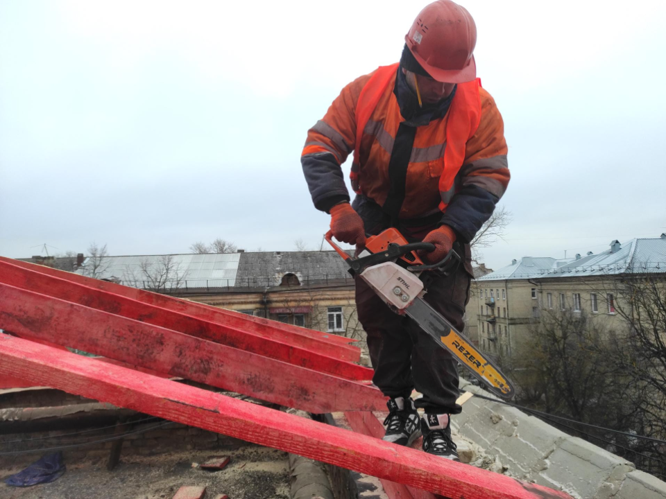 В доме на улице Маяковского отремонтируют кровлю