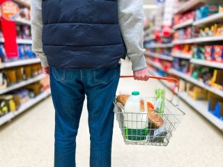 Несколько магазинов в Химках пытаются поймать подростка, который ворует продукты