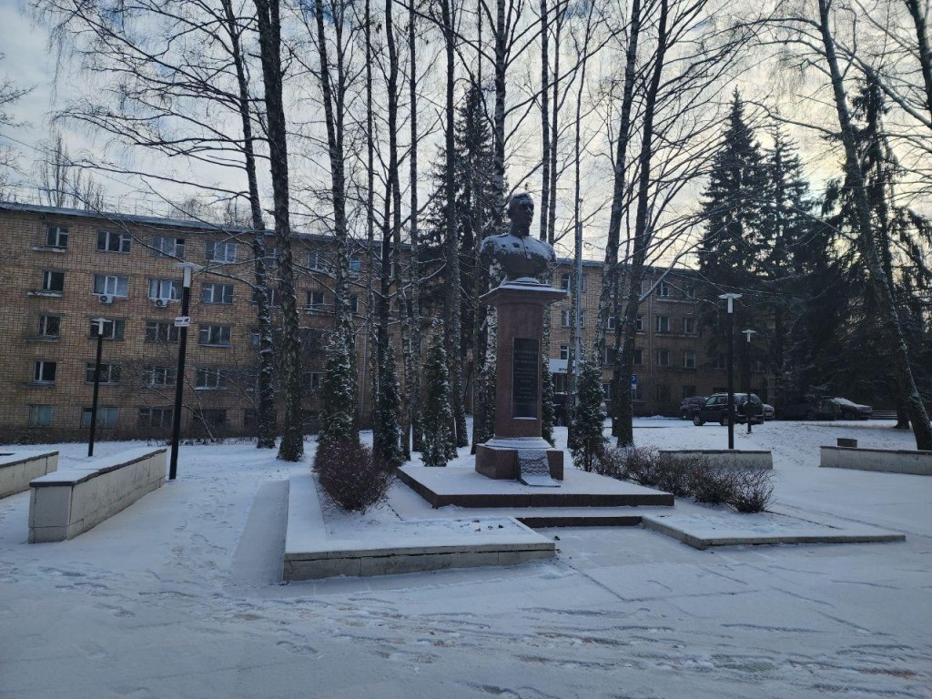 Новые дорожки и освещение сделают в сквере имени генерала Кузнецова в 2025 году