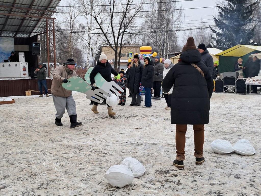 На гастрофестивале в Ашукине гостям предлагали варенье из зеленых помидоров