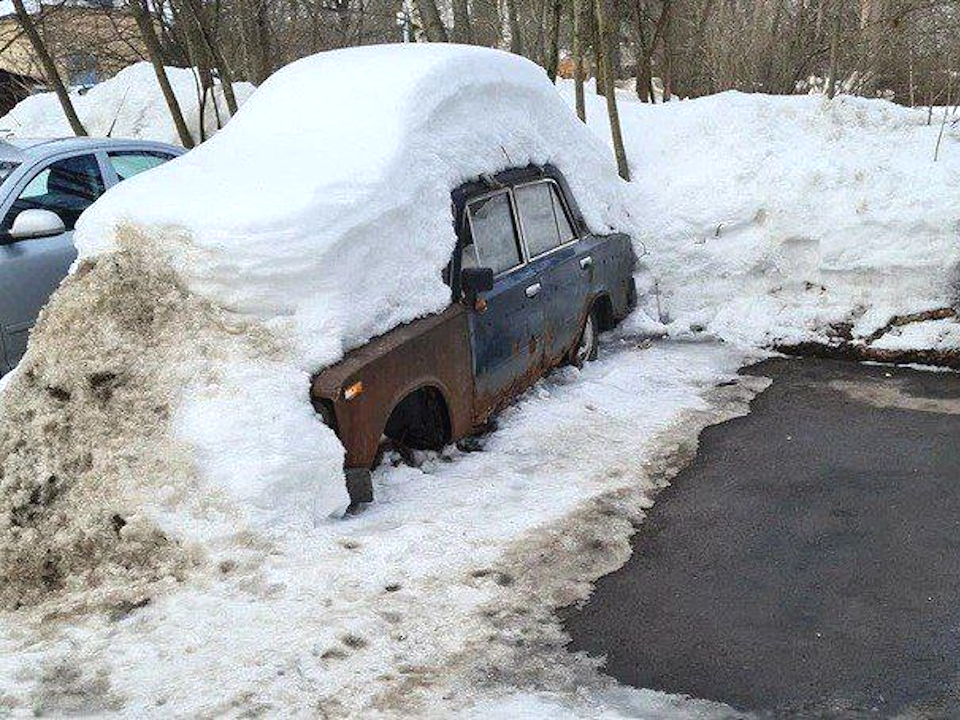 На свалку отправлены три бесхозных автомобиля оставленные в Лосино-Петровском