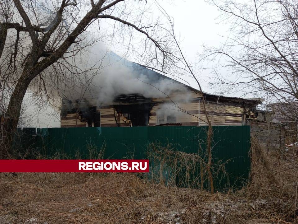 В Орехово-Зуеве сгорел деревянный дом