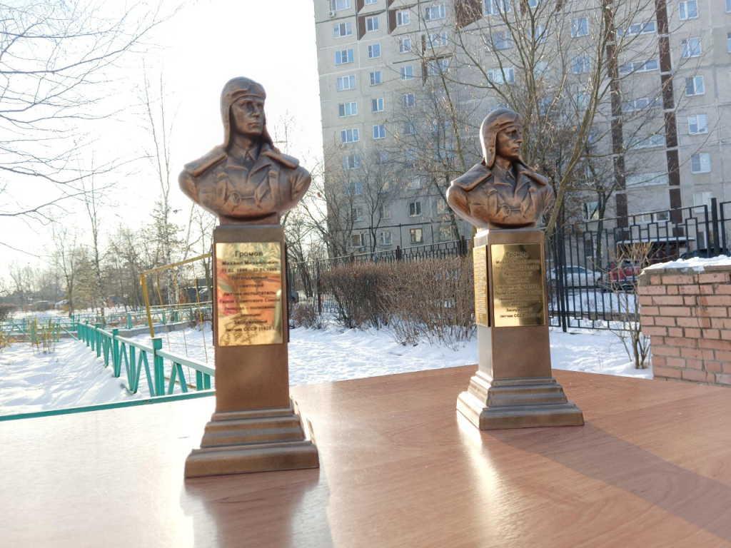 Стало известно, когда памятник-стелу Громову вернут на одноименную площадь и вернут ли вообще