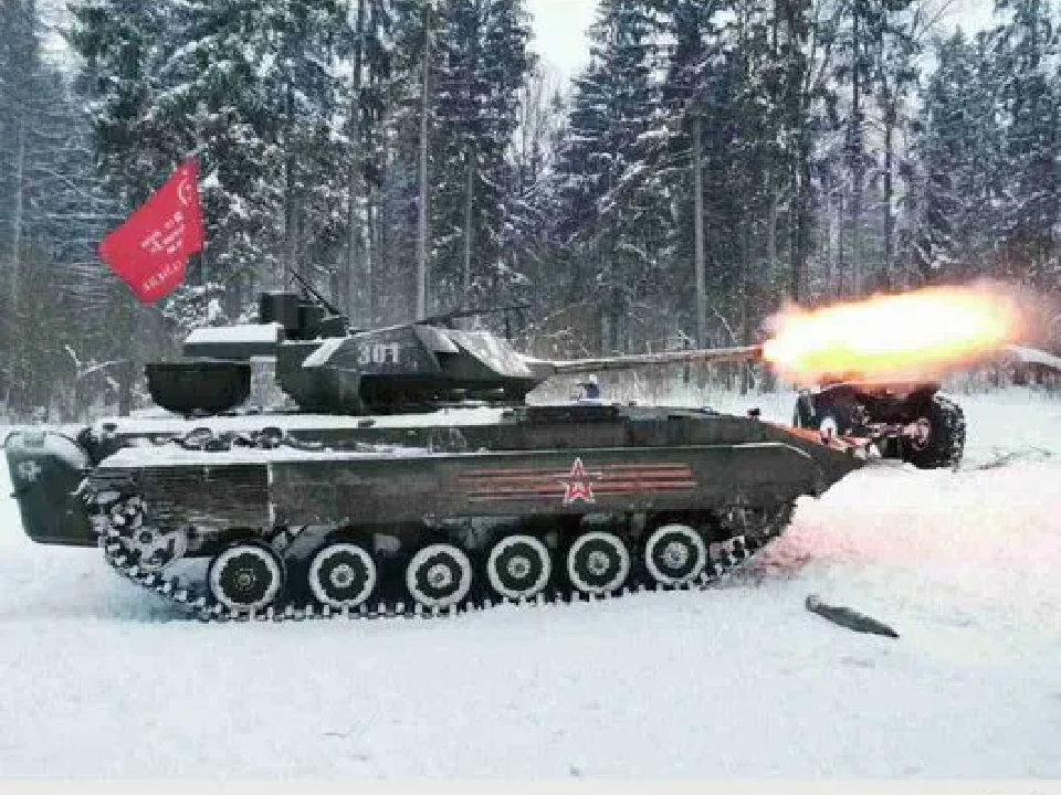 Под Дмитровом можно покататься на «Армате» и раздавить старые автомобили