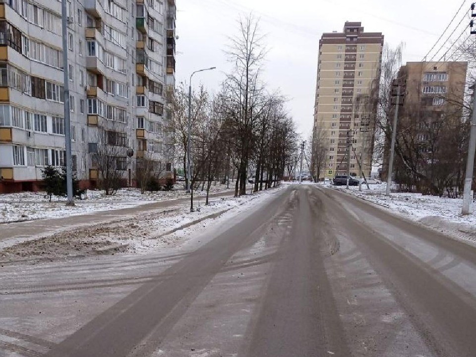 В поселке Биокомбината убрали с дороги камни, мешавшие проезду машин