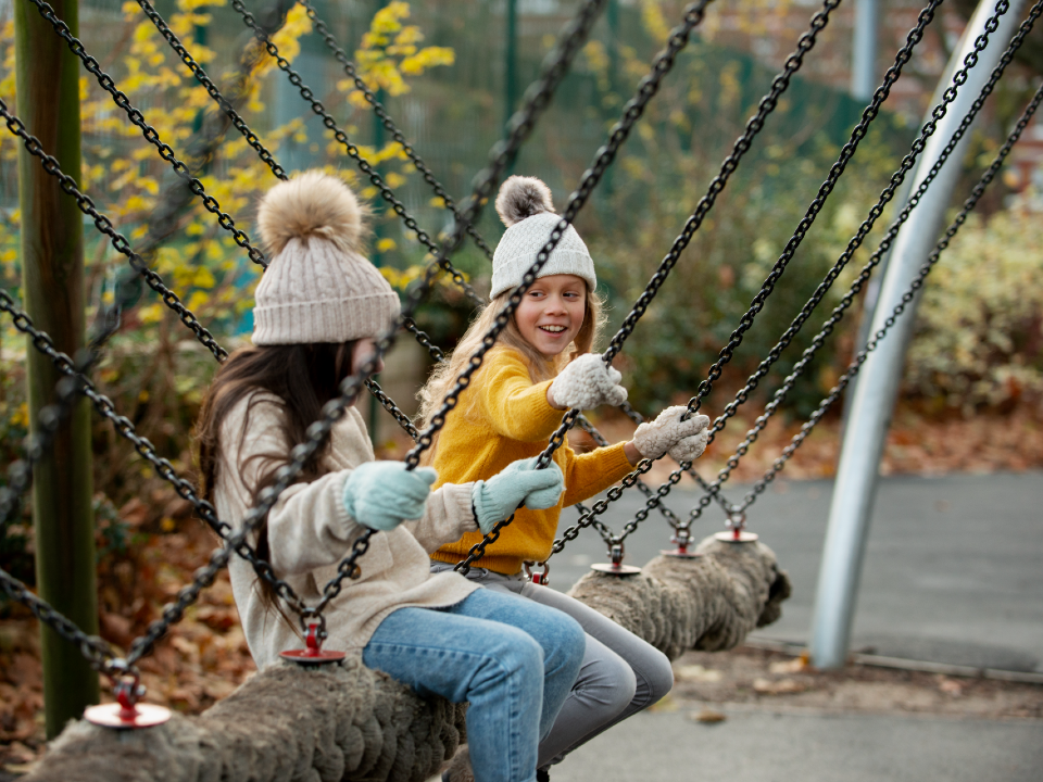 В Вельяминове отремонтируют плотину, а в Добрынихе будет новая детская площадка