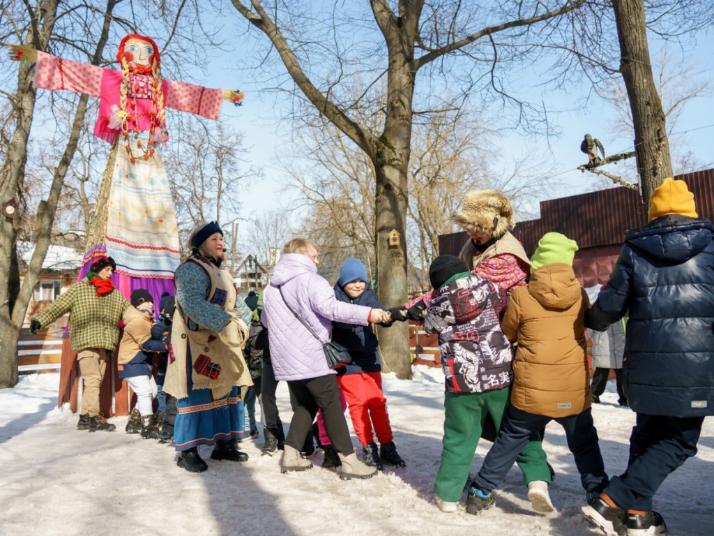 В РПЦ объяснили, зачем в Подмосковье празднуют Масленицу