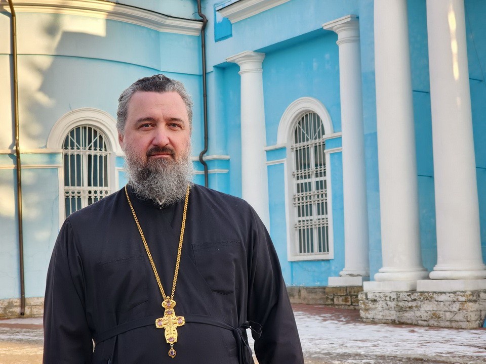 Ногинский священник Марк Ермалаев помог собрать более 800 тонн гуманитарной помощи