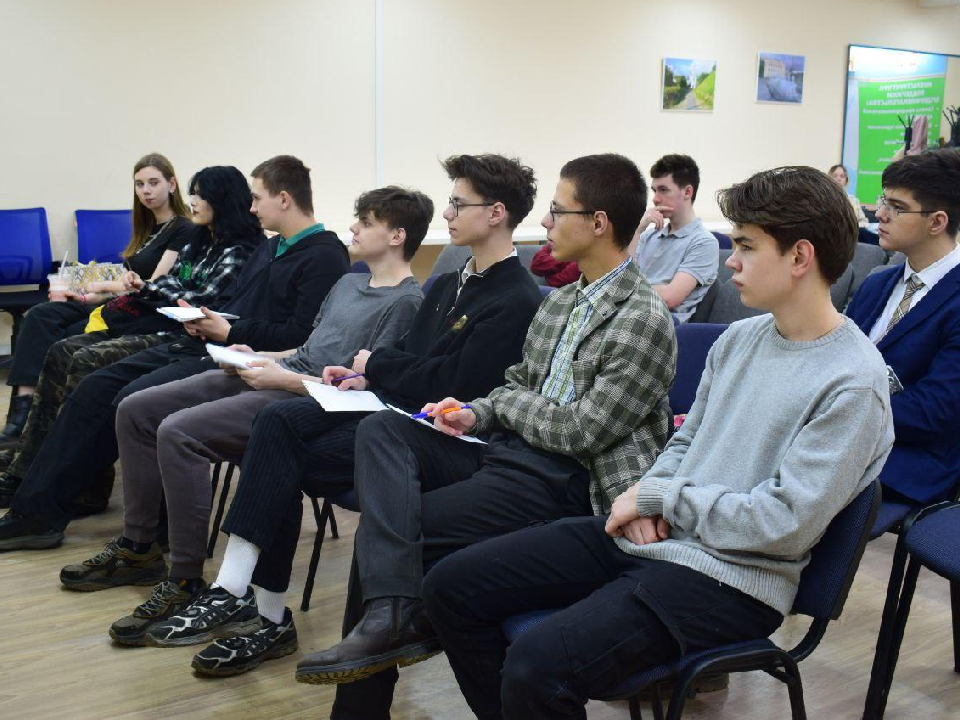 Успешные бизнесмены научили школьников Дмитрова правильно открывать свое дело