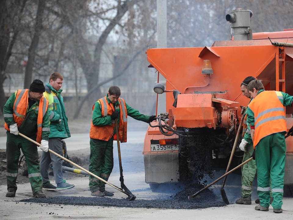 В Подмосковье начался ямочный ремонт во дворах