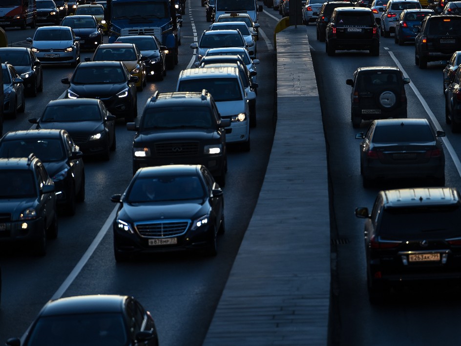 Вечером Минтранс Подмосковья сообщил о затруднениях движения на десяти трассах