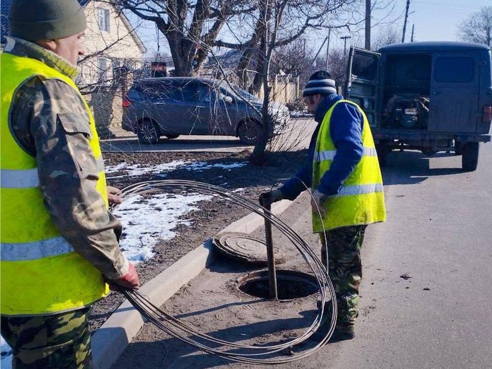 Коммунальщики из Подмосковья провели технические работы в системе ЖКХ в Новоазовске