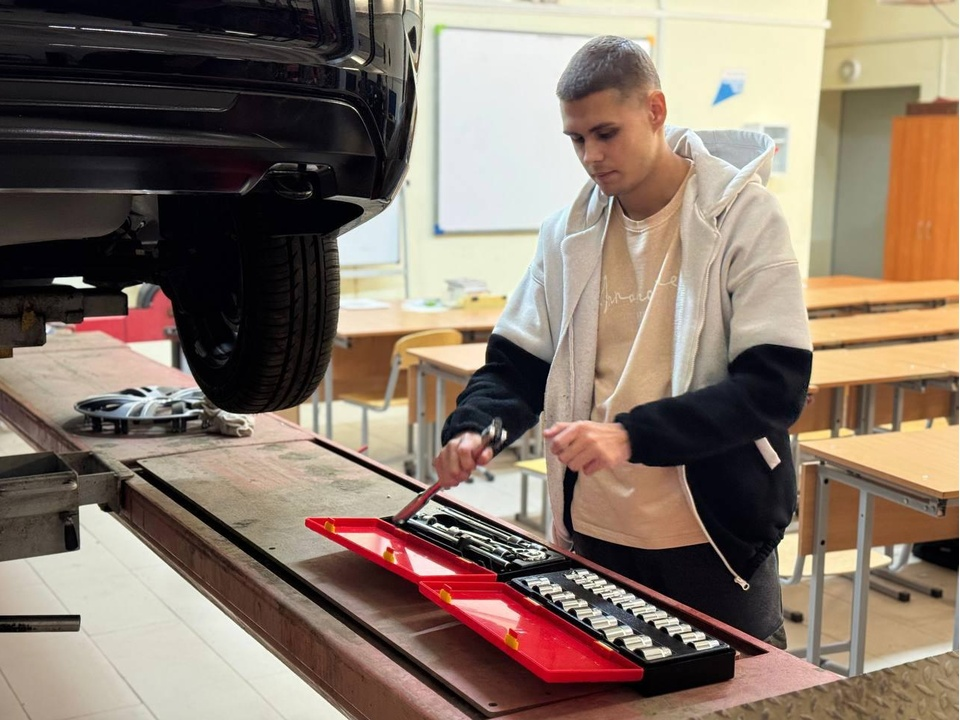 Лучшего автослесаря выбрали среди второкурсников бронницкого колледжа