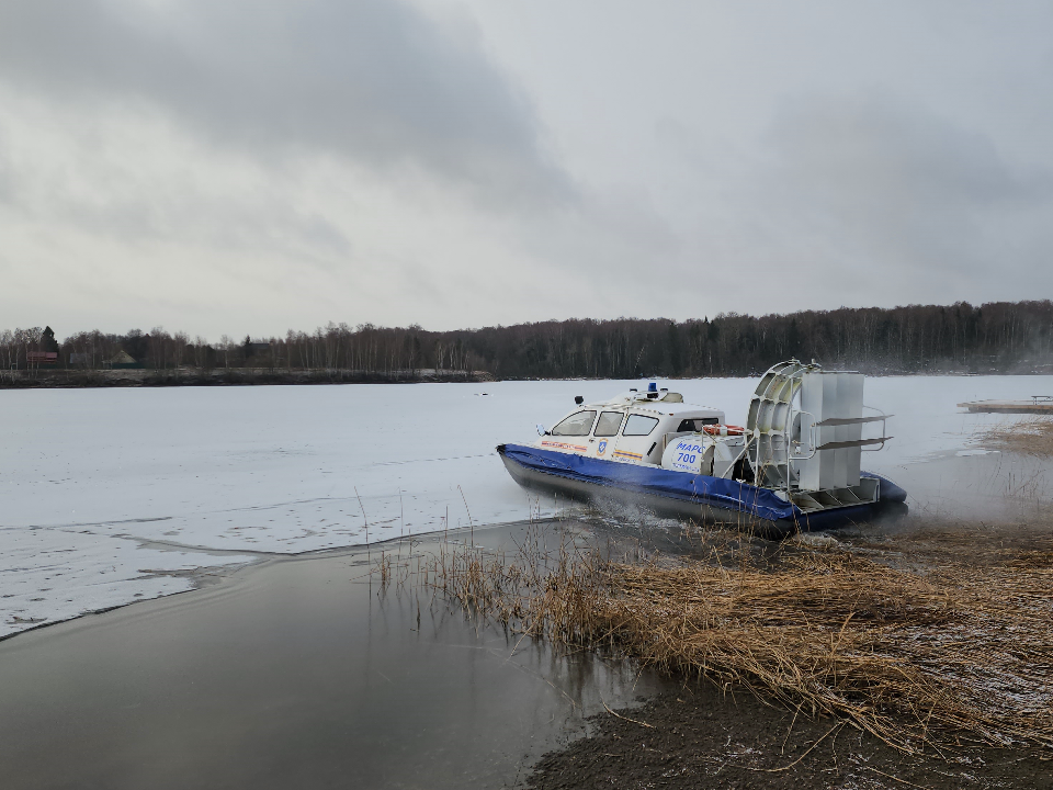 Небольшой мороз не сделал лед Можайских водоемов толстым и безопасным