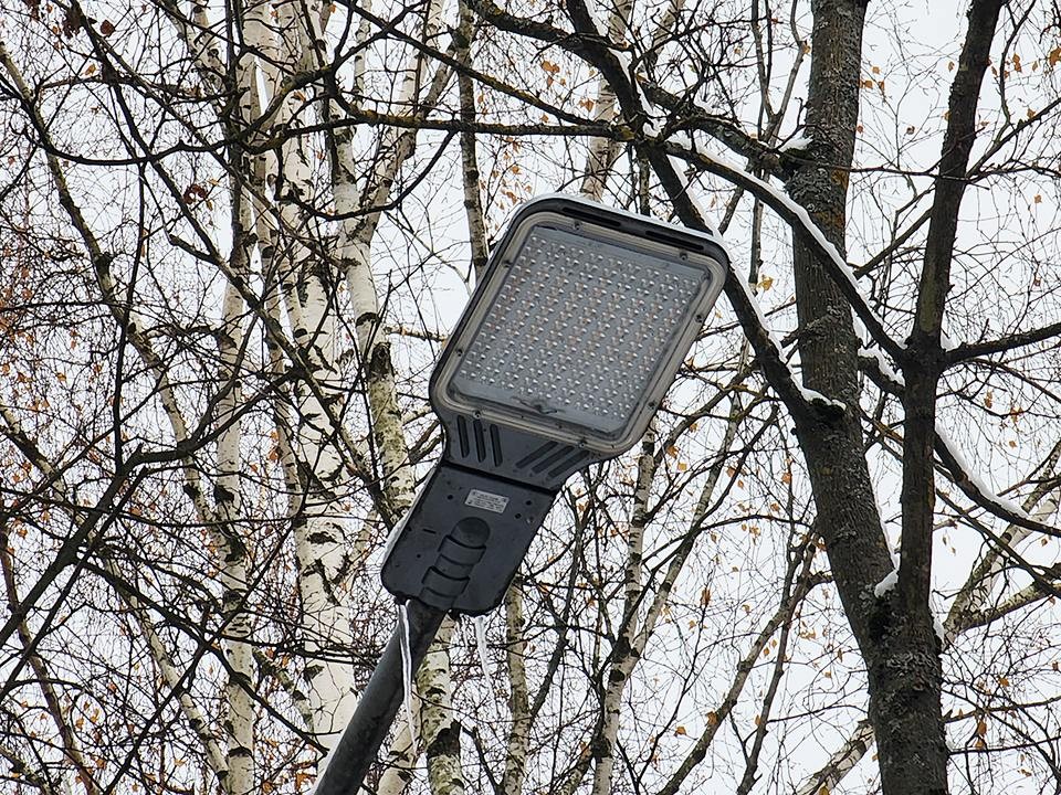 В микрорайоне Центральный отремонтировали наружное освещение