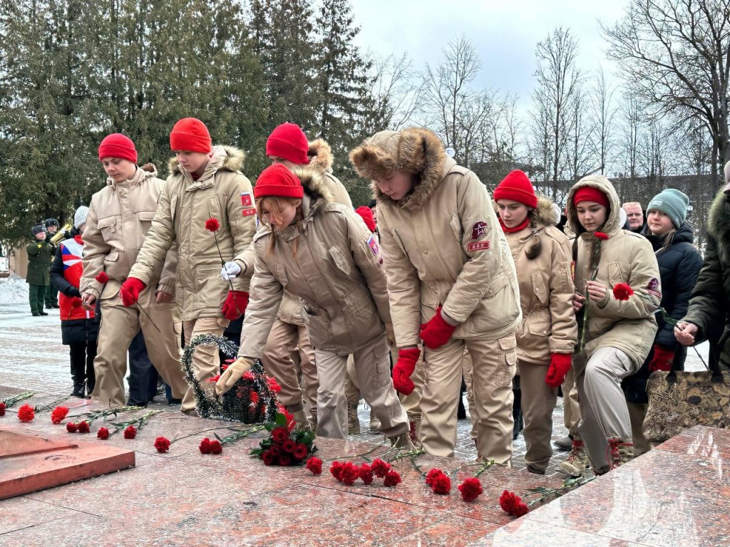 В Можайске почтили память героя-комдива Полосухина