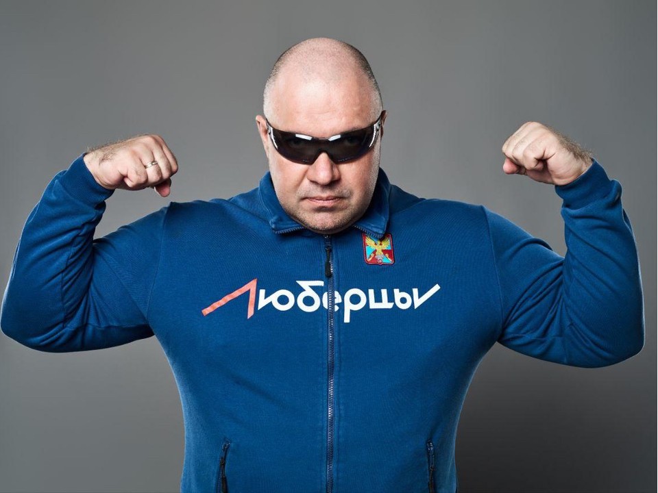 «Русский Халк» объяснит, как правильно выполнять базовые упражнения на все группы мышц