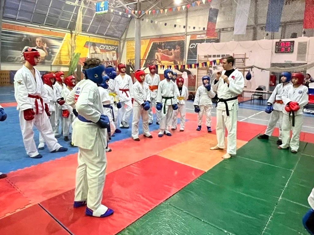 Двукратный чемпион мира Максим Ефременко провел тренировку для ступинских спортсменов