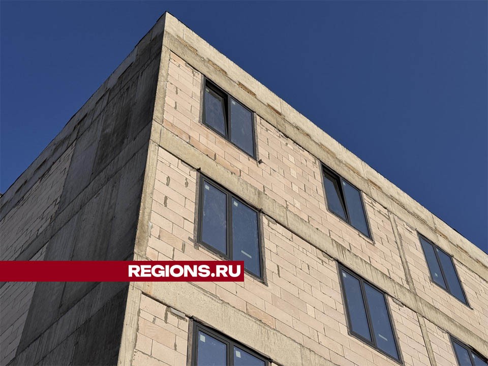 В новом общежитии в Одинцове строители завершают внутреннюю отделку здания