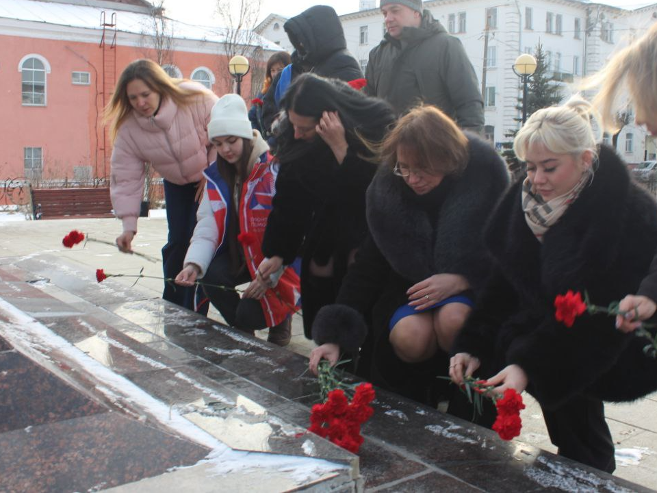 Фрязинцы почтили память героев возложением цветов и минутой молчания