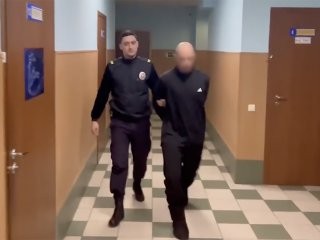 Появилось видео допроса мужчины, который устроил дебош в церкви в Климовске