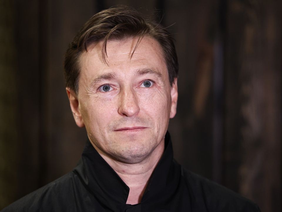 Безруков разбил бутылку о голову на уроке у дочери