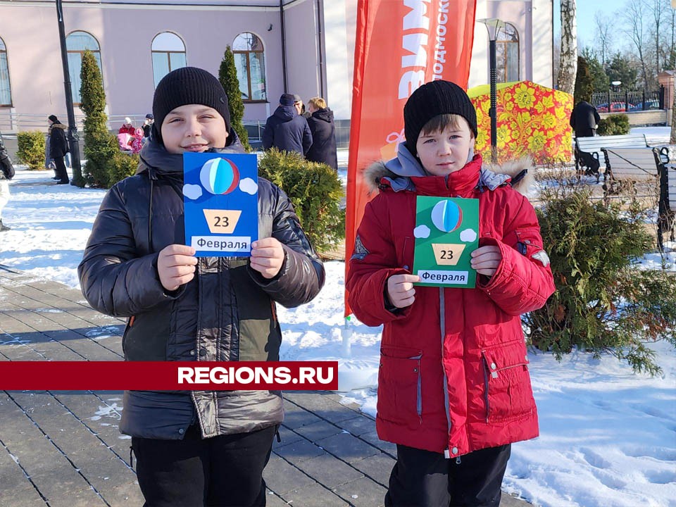 Гости парка в Рошале сделали открытки для солдат