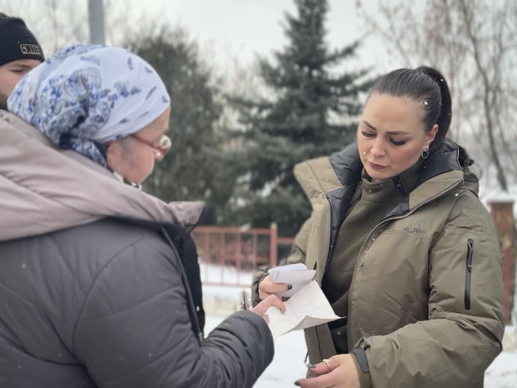 Сыновья ждали дома, пока мама пела солдатам