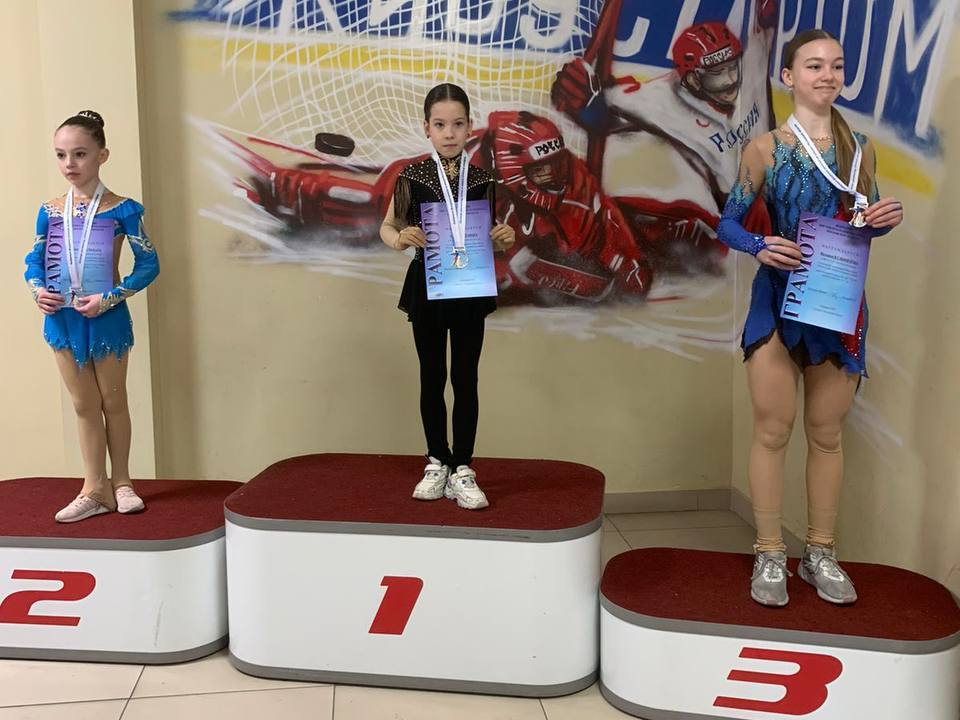 Фигуристки из Электростали стали победительницами областного турнира в Ногинске