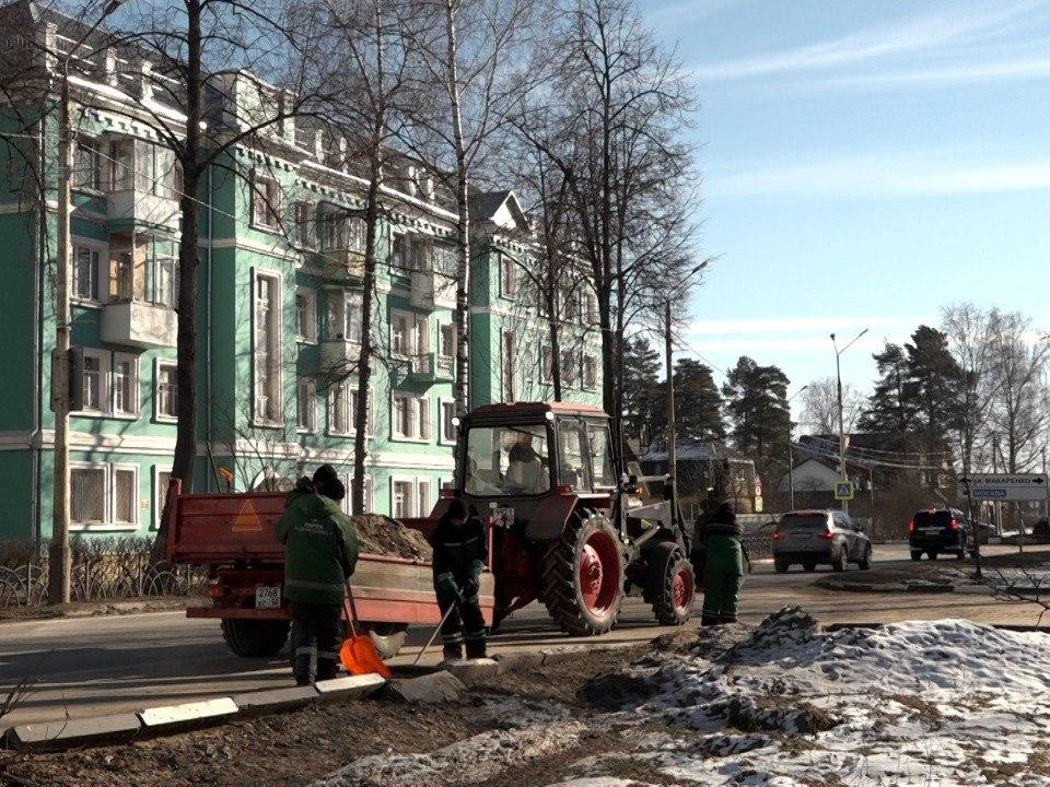 На улицах Дубны станет легче дышать после срочной уборки пыли и грязи