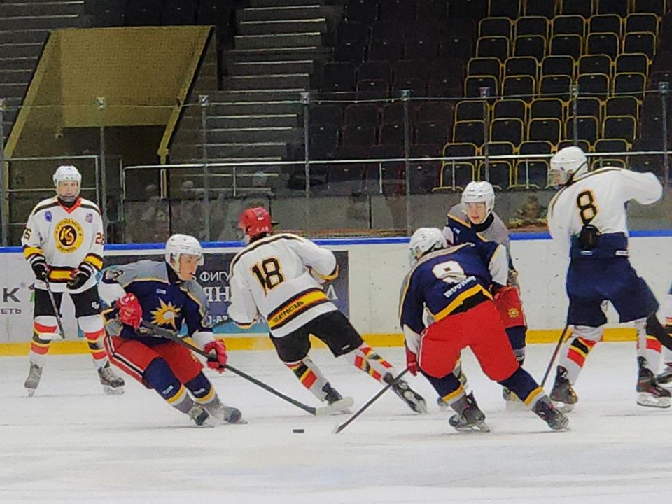 Электростальские хоккеисты обыграли Одинцово и Можайск на областном первенстве