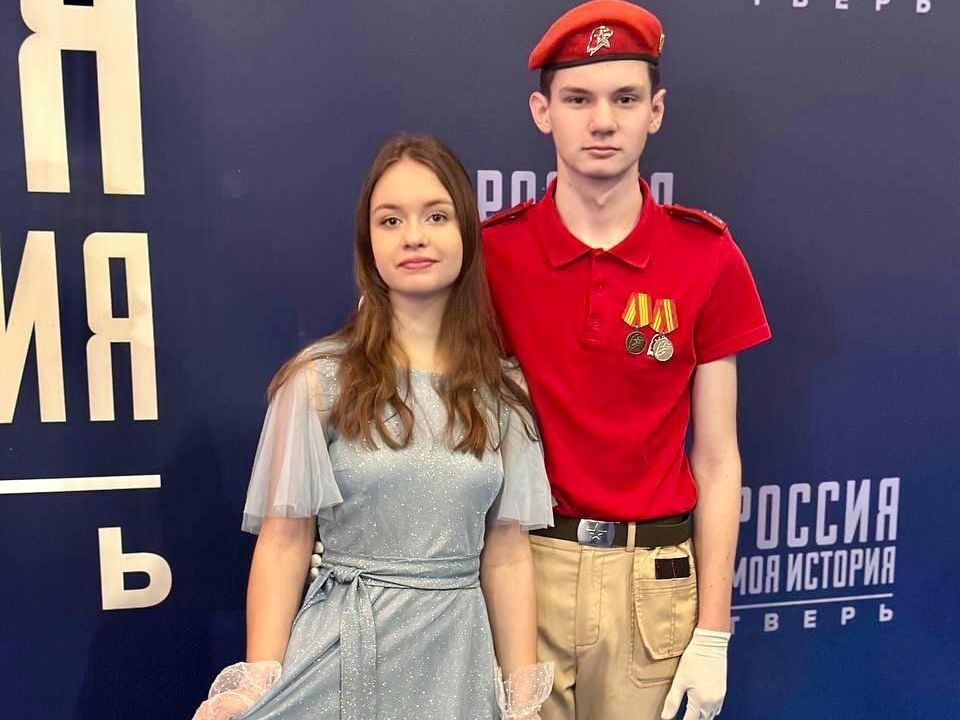 Со слета на бал: юнармейцы из Можайска станцевали польку и падеграс в Твери