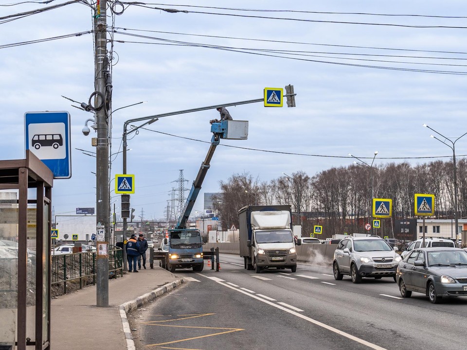 Дорожники Люберец привели в порядок важные транспортные узлы