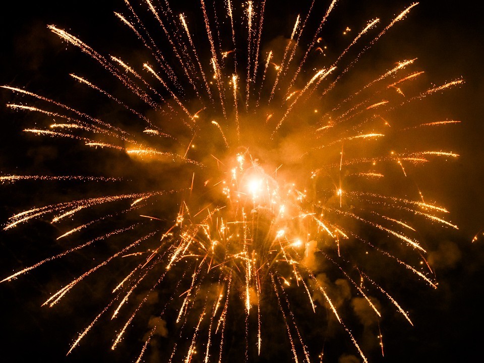 Салют в Одинцове поднял жителей на работу раньше будильника