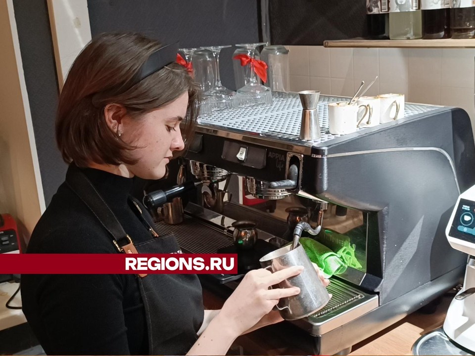 В необычном кафе Лобни можно попробовать авторский кофе со съедобной картой Таро