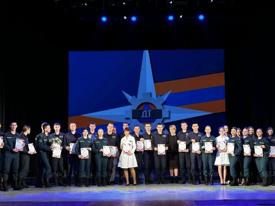 Будущие спасатели Дмитрова дали профессиональную клятву в торжественной обстановке