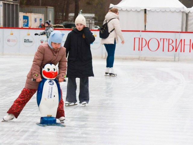 Новый бесплатный каток открыли в Большом Серпухове