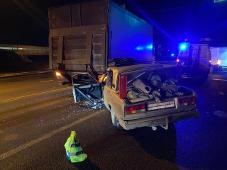 Подольские спасатели оказали помощь двум пострадавшим в серьезном ДТП