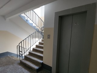 Подъезд на улице Энтузиастов в Волоколамске преобразился после капремонта