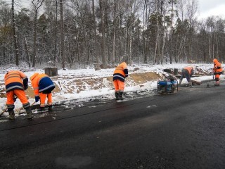 На дороге в сторону деревни Ханево заделали огромную яму